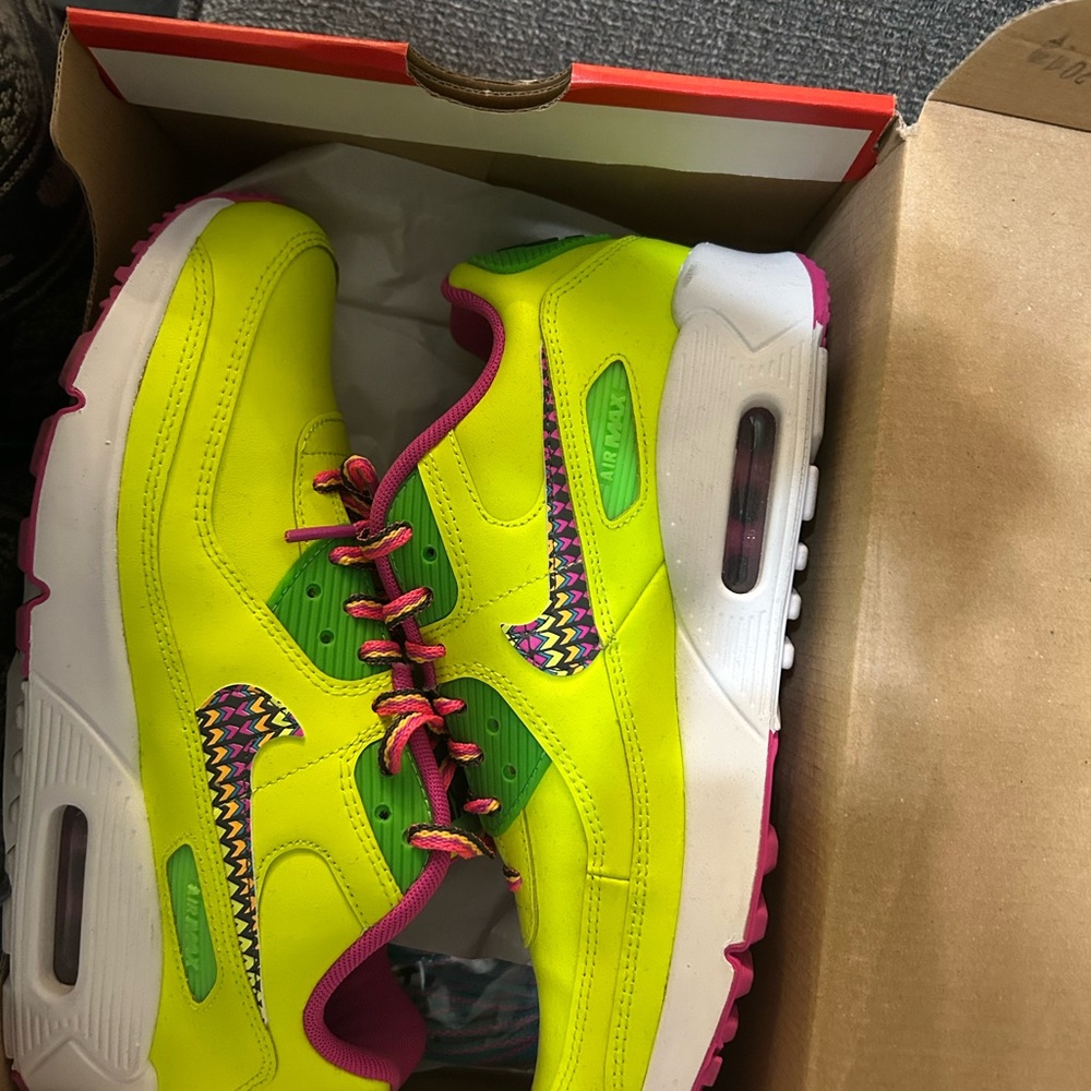 Brand new Nike shoes